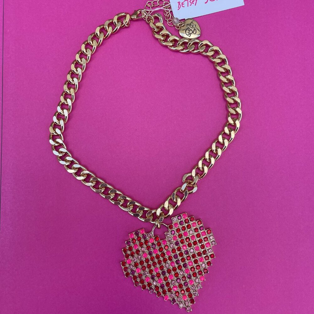 NWT Betsey Johnson Heart Necklace - Pink & Red Rhinestone Heart Thick Go… - Picture 2 of 12